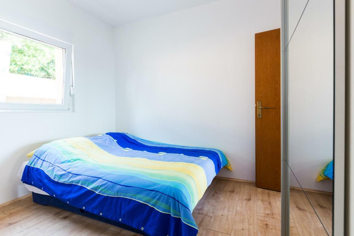 Apartmani Filip Mandre Exterior photo